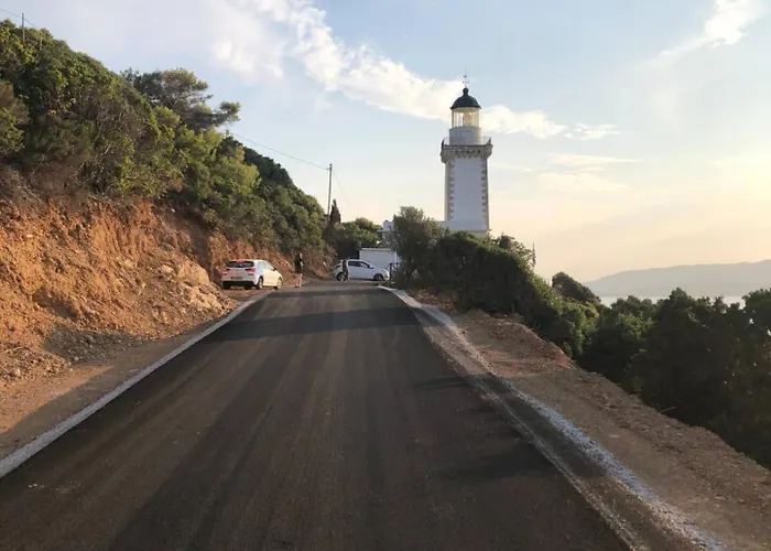 Dimitra's House * Glossa